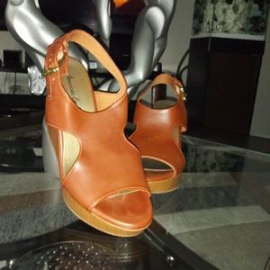 American Eagle carmel color wedge shoe